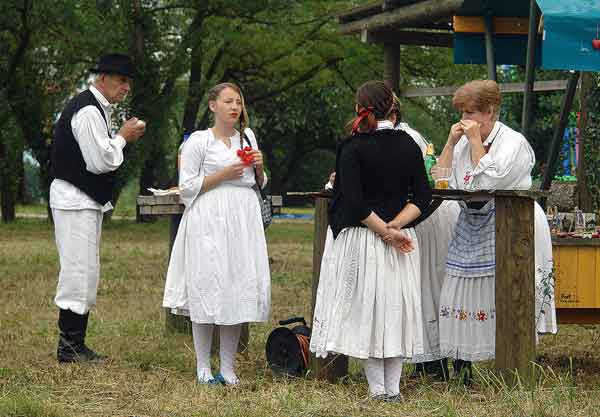 Uz jezero Oreje odran gastro-etno-glazbeni festival Dragi na kaj 