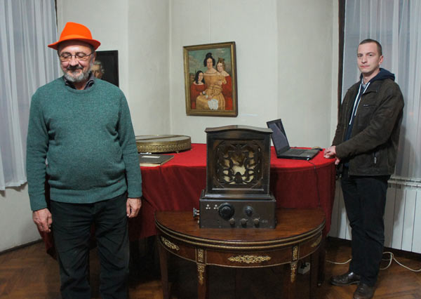 Sluanje radijske arhive o Samoborskom faniku u Samoborskom muzeju 