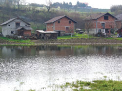 Neukrotivi potok stvara probleme stanovnicima Otruevca svojim izljevima