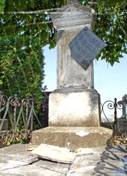 Razbijen grob Josipa Herovia, utemeljitelja Gradske glazbe Samobor