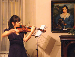 Mlada samoborska violinistica Andrea Haber u Samoborskom muzeju odrala zavrnu pripremu za diplomski koncert