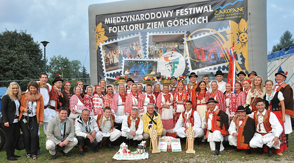 Pod vodstvom Samoborca Draena oia HKPD Bosiljak iz uerja nastupilo na festivalu folklora u Poljskoj