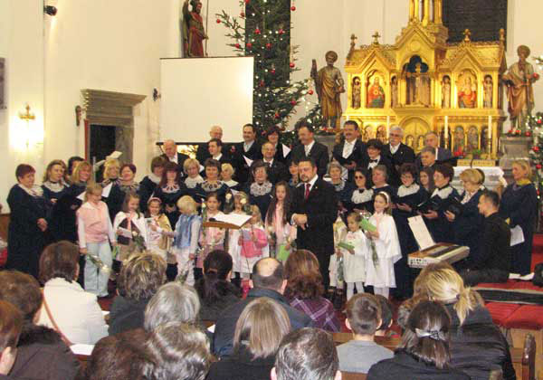 U upnoj crkvi sv. Anastazije odran Boini koncert HPD Jeke 
