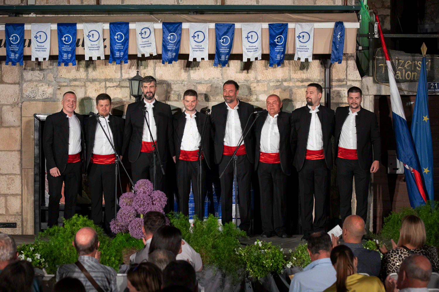 Samoborska klapa Poj uspjeno nastupa na Festivalu dalmatinskih klapa u Omiu