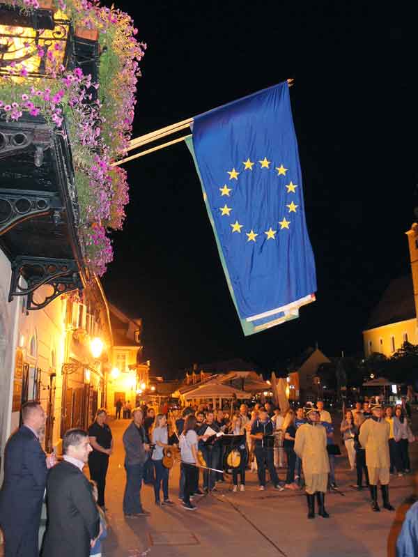 U Samoboru se sveano zavijorila zastava Europske Unije