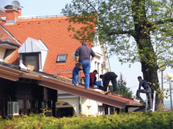 Na nadstrenici koju je trebalo sruiti obnovljen je krov
