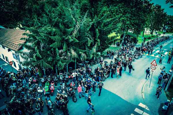 Okupljanje bikera u Caffe baru Gradna